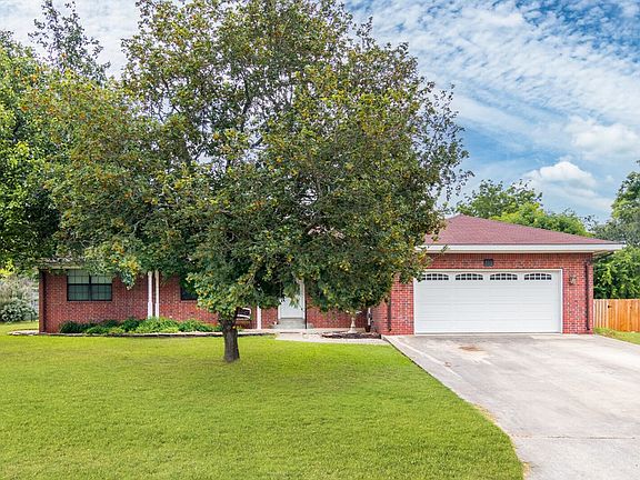 2nd image of 119 Holly Hill Dr
