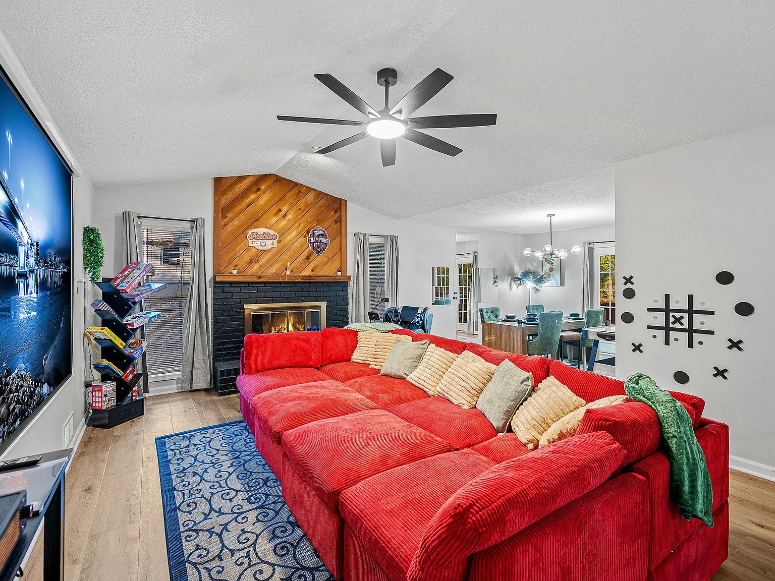 3 bed, 1480 sqft, $5,010 — Photo 2