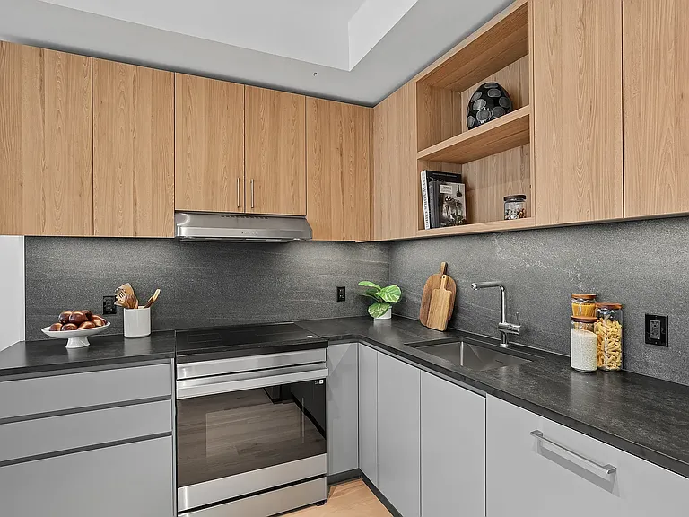 55 Willoughby St #38B — Photo 6