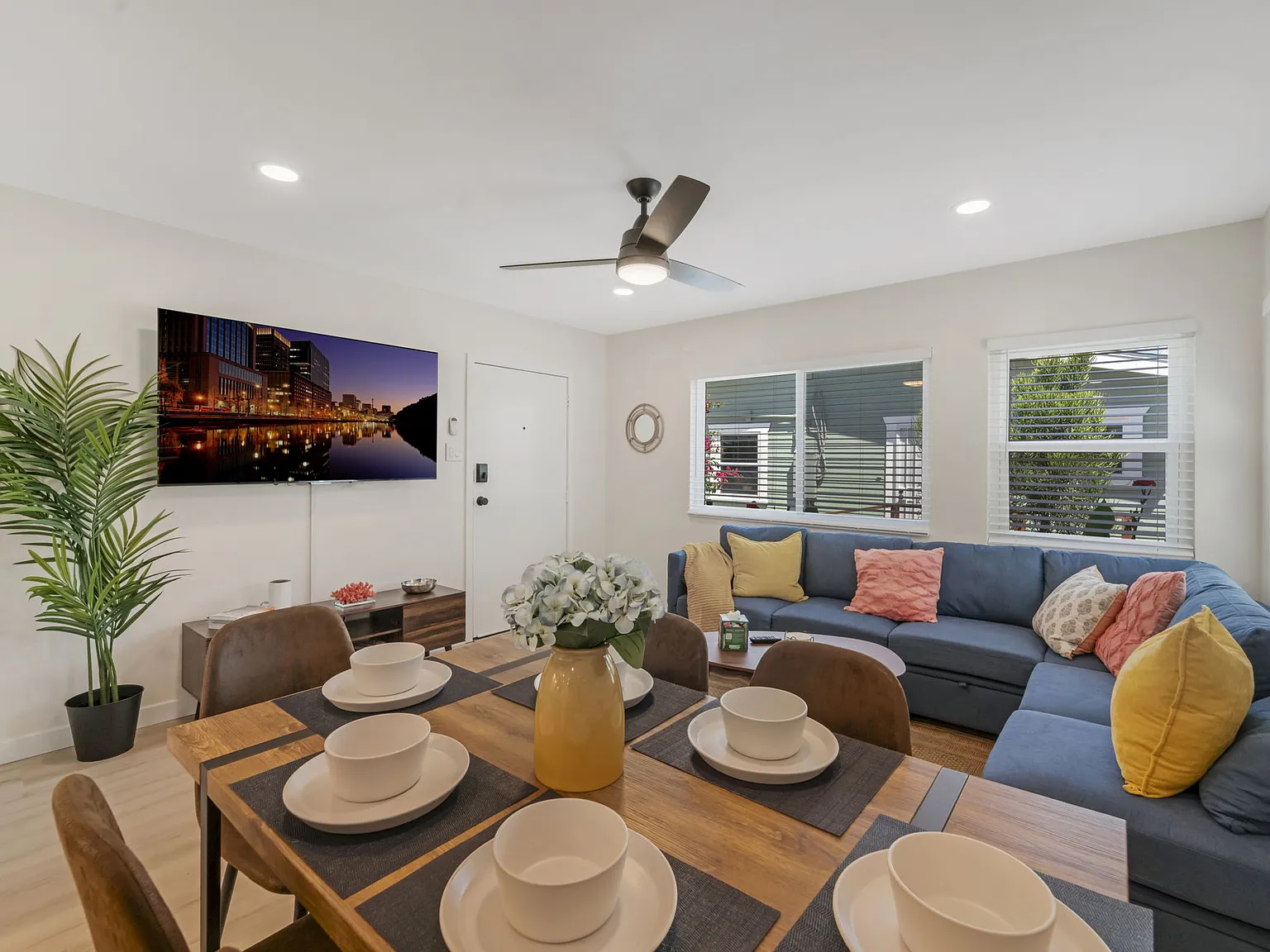 2 bed, 950 sqft, $4,800 — Photo 4