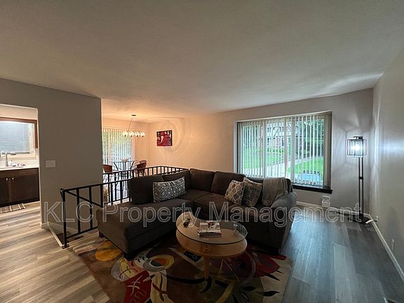 4th image of 3805 Maquoketa Dr