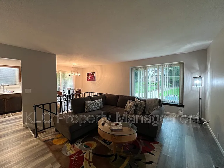 3805 Maquoketa Dr — Photo 4