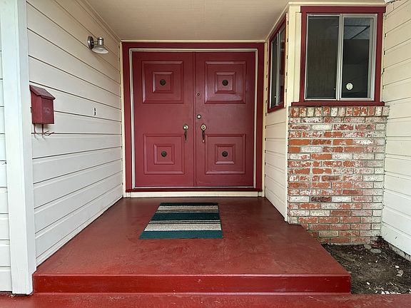 3rd image of 2901 Loyola St