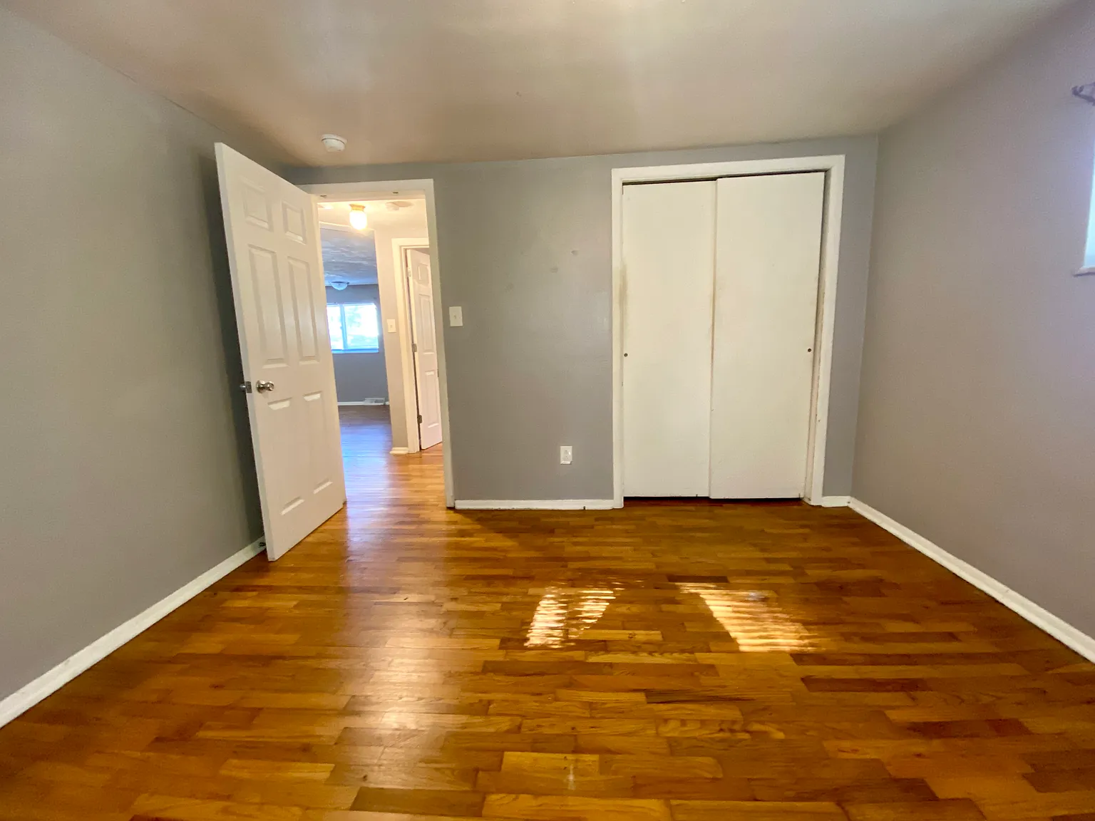 2 bed, $1,200 — Photo 3