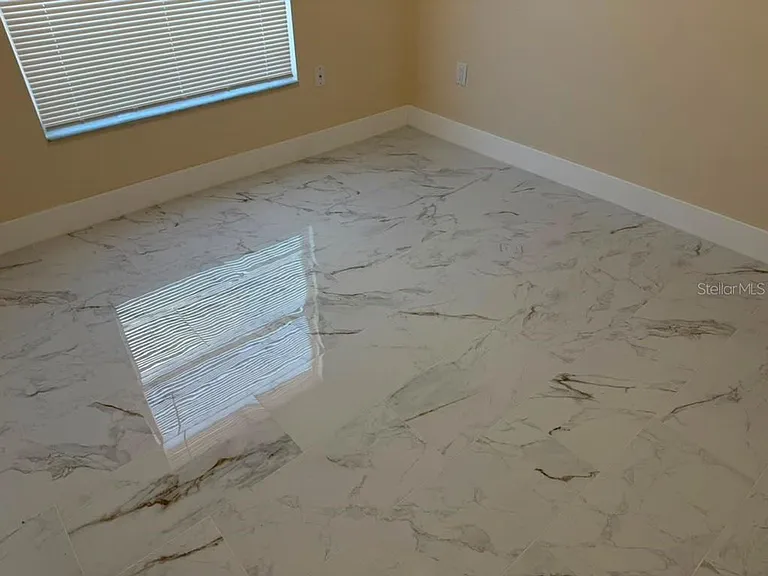 351 Corsica Ct — Photo 26