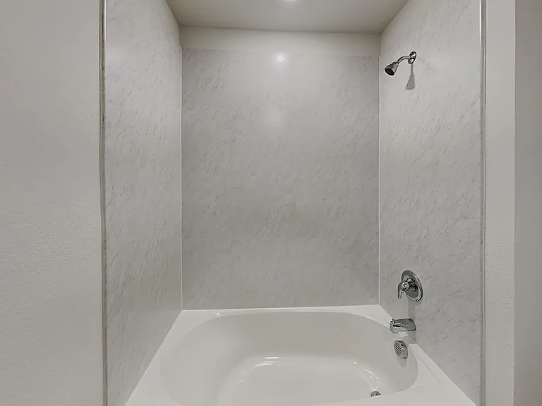 713 Glover Dr — Photo 15