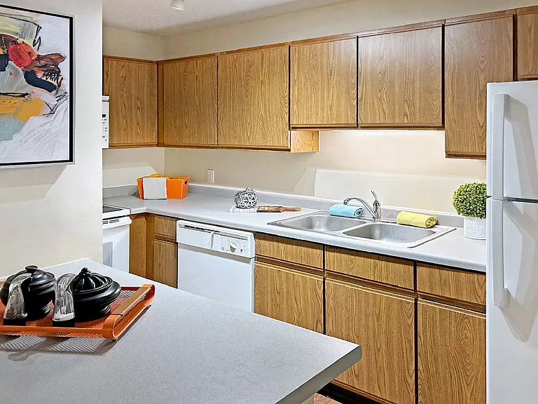 Claremont Apartments — Photo 19