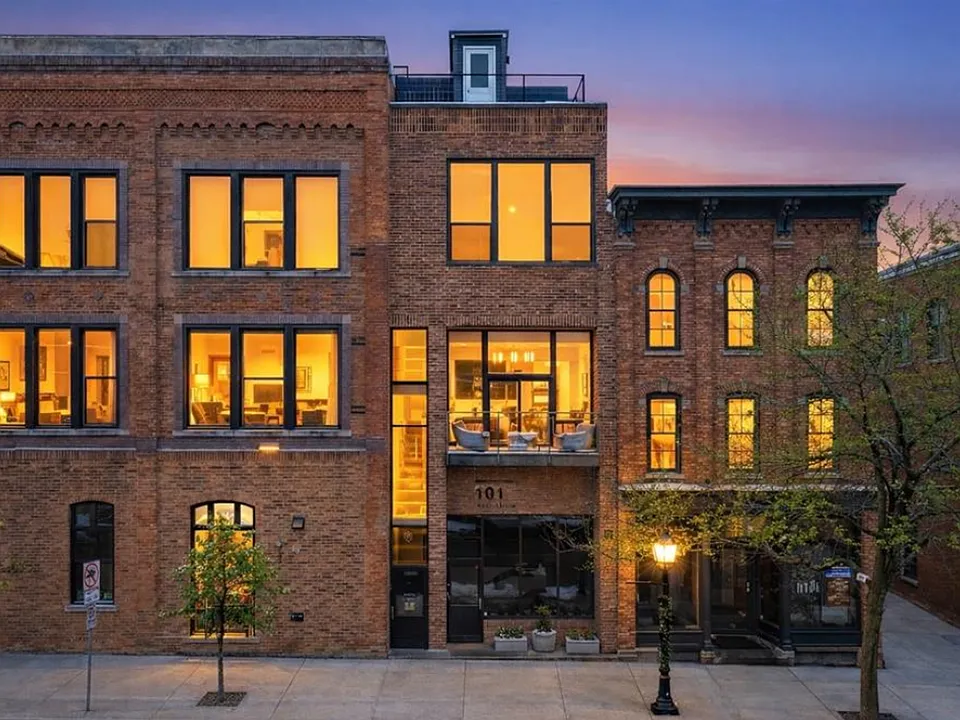 101 W Liberty St #310
