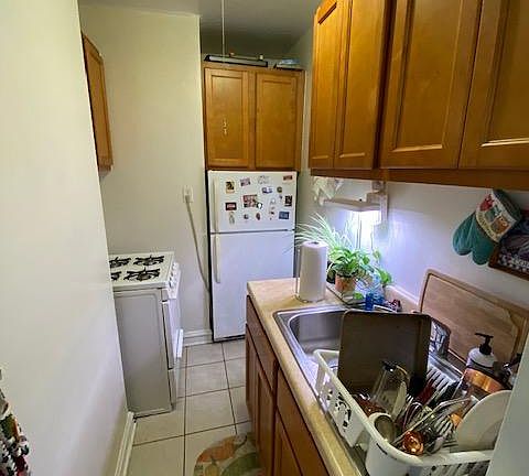 3rd image of 7010 N Ashland Blvd APT 202