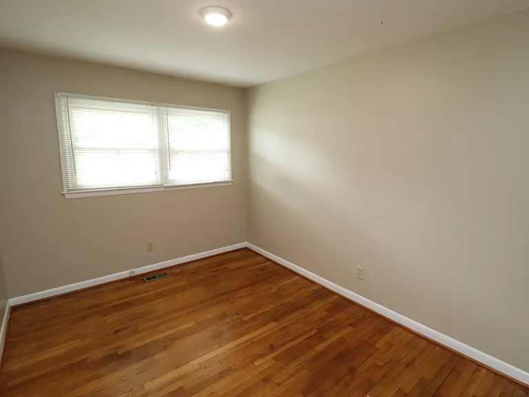 829 Carlisle St — Photo 15