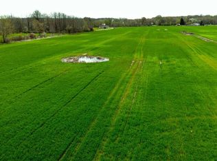 E Garfield Rd, New Springfield, OH 44443