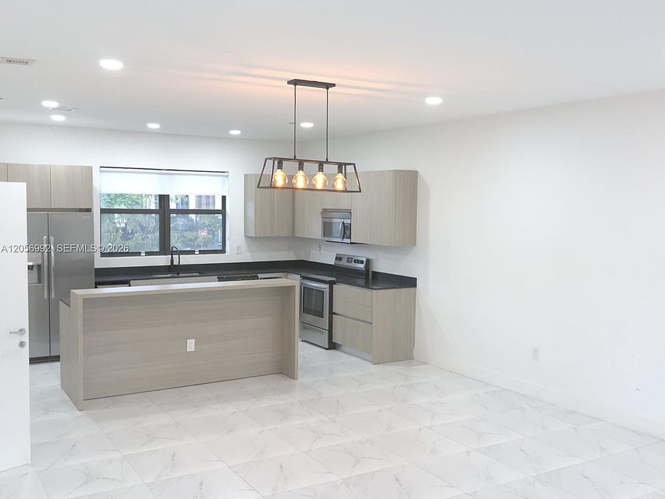 1st image of 6167 SW 36th Ct