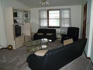 2nd image of 20 Howard St