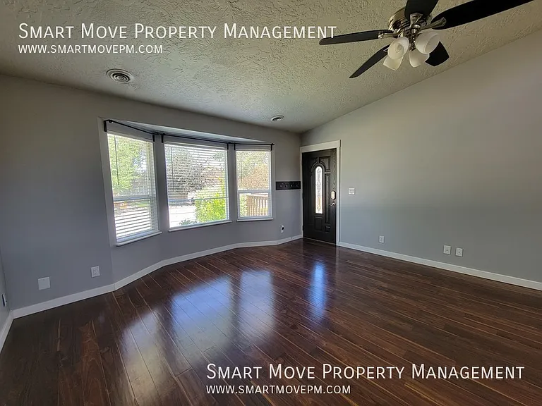 2705 E Mendota Dr — Photo 3