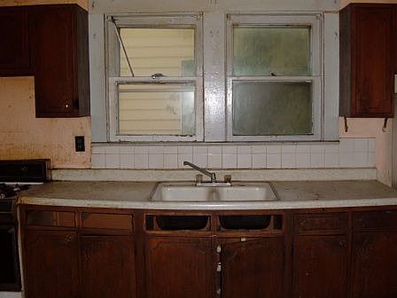 5th image of 1240 N Lockwood Ave