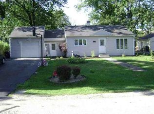 27 Pamela Rd, Lake Zurich, IL 60047