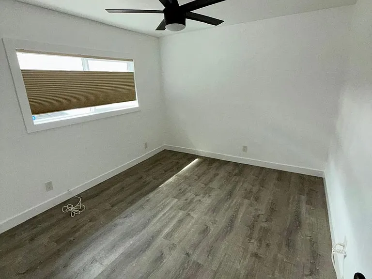 805 Venice Blvd #6 — Photo 13
