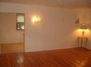 1757 166th St, Whitestone, NY 11357