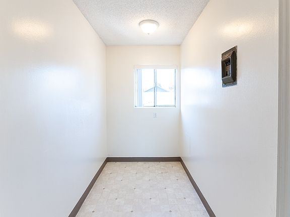 5th image of 1150 N Commonwealth Ave APT 6