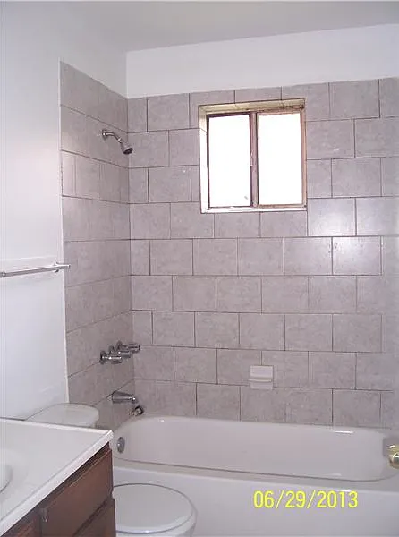 3 bed, 950 sqft, $1,550 — Photo 2