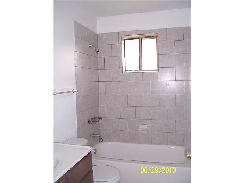 Building Photo - 406 Dubarry Pl