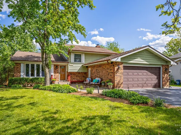 1103 Hillcrest Ave, Fox River Grove, IL 60021