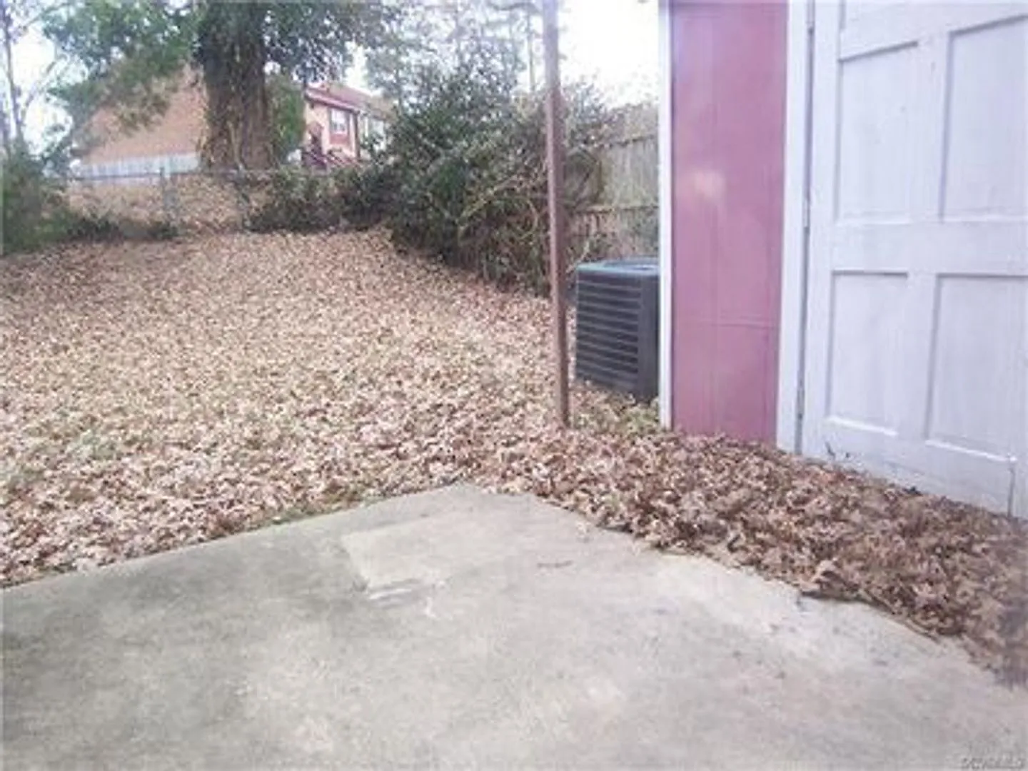 Henrico County Townhouse! 3 beds, 1.5 bath, central laundry, HVAC, parking, all electric! — Photo 4
