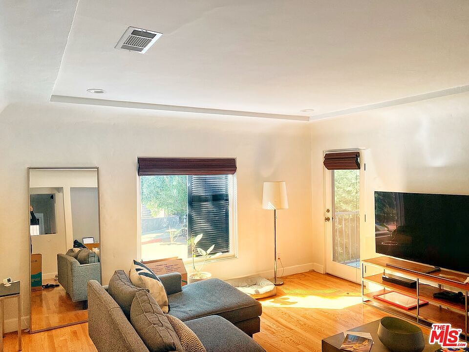 1st image of 856 Huntley Dr #1/2