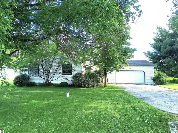 5069 Corvallis Dr, Mount Pleasant, MI 48858