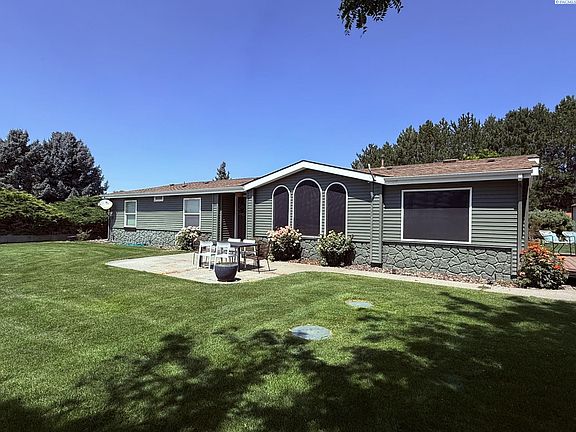 4th image of 21 Honeysuckle Rd