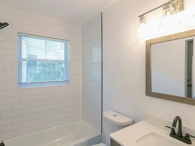 545 Oakview Rd — Photo 8