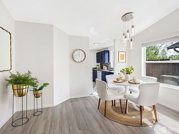 4th image of 4326 149th Street NE