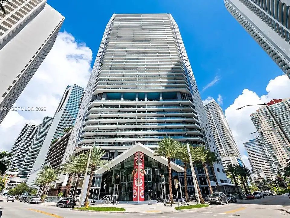 1300 Brickell Bay Dr #1913