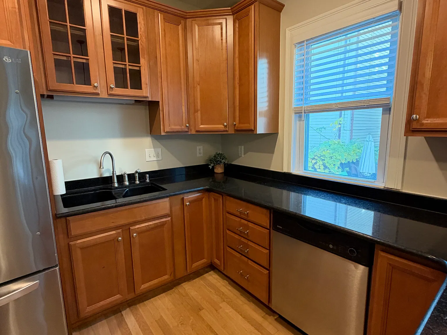 2 bed, 700 sqft, $3,250 — Photo 4