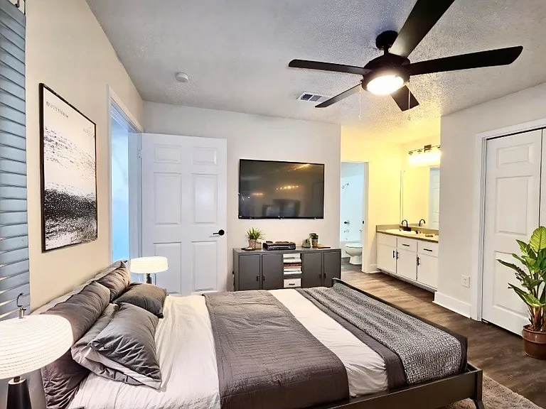 En-suite bathroom in our A1 floor plan!