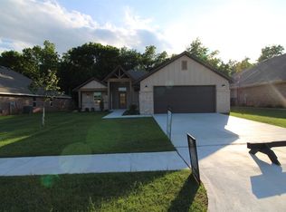 132 Mountain Laurel Way, Noble, OK 73068