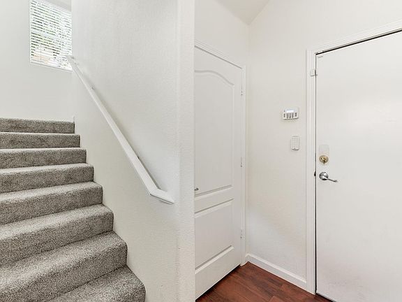 3rd image of 5350 Dunlay Dr Unit 3013