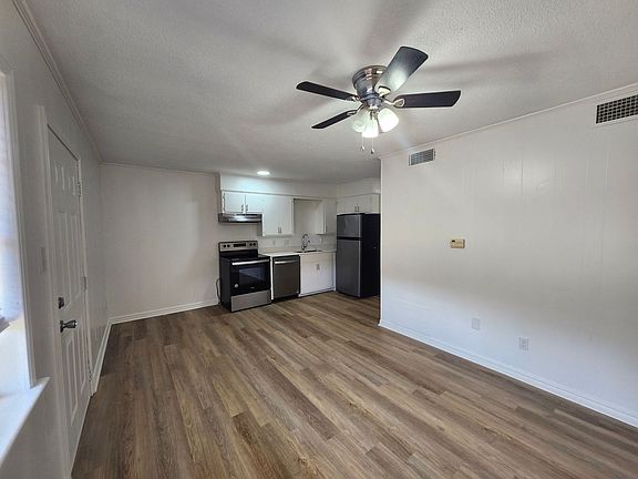 5th image of 1910-1911 S El Paso Ave #7