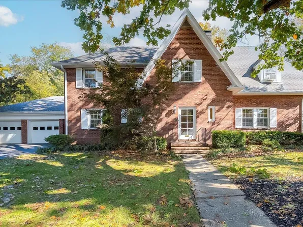 207 Paul Sawyier Dr, Frankfort, KY 40601