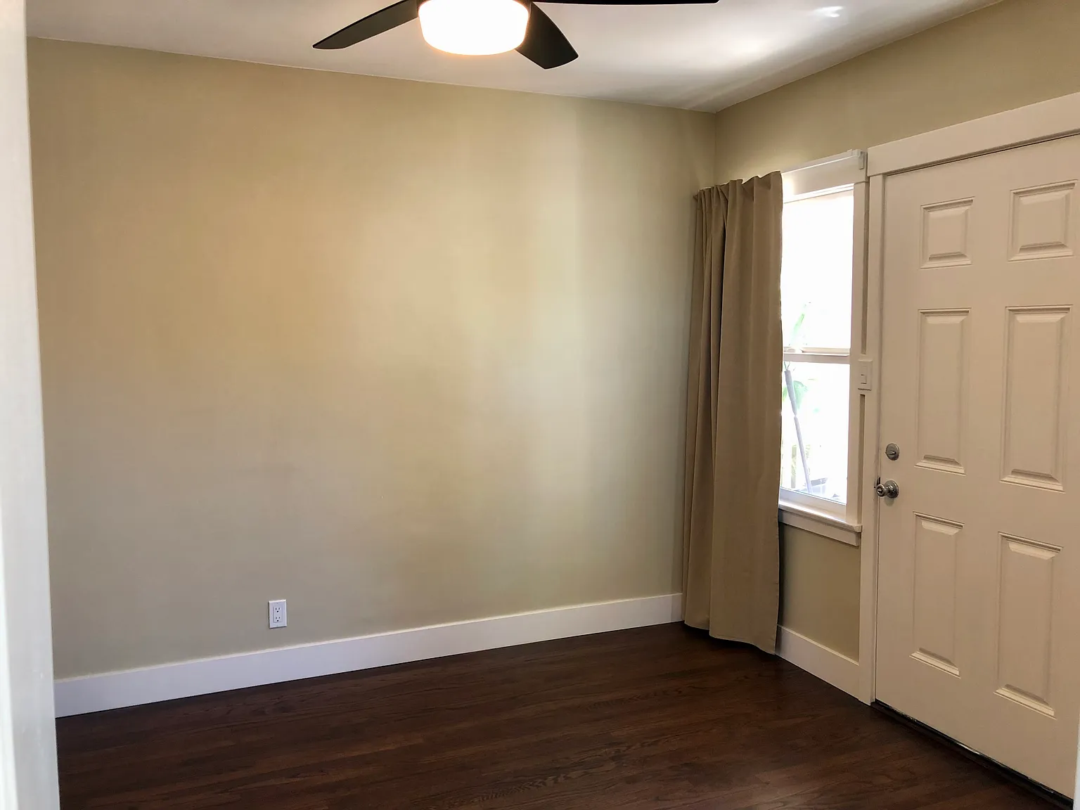 531 1/2 N Avenue 57 — Photo 2