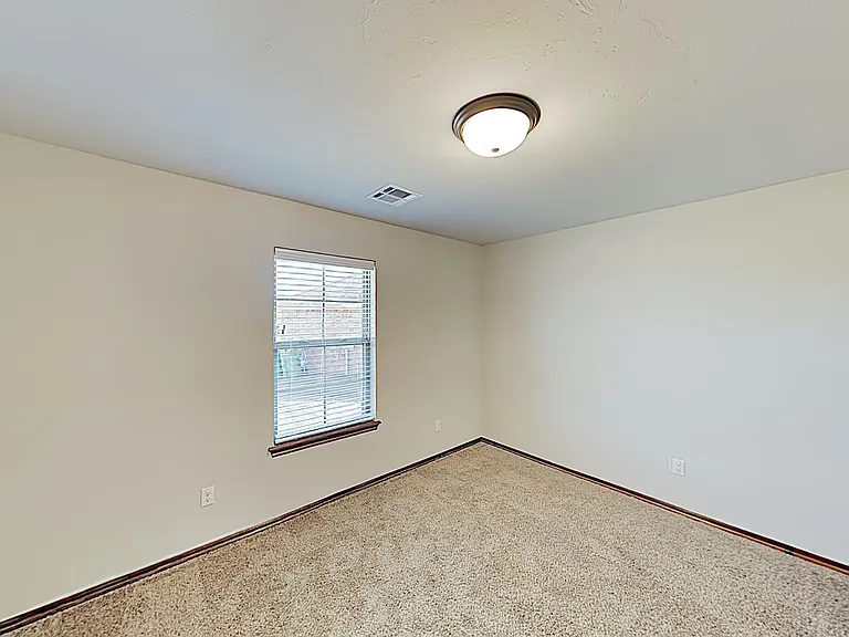 404 Charles Ct — Photo 17