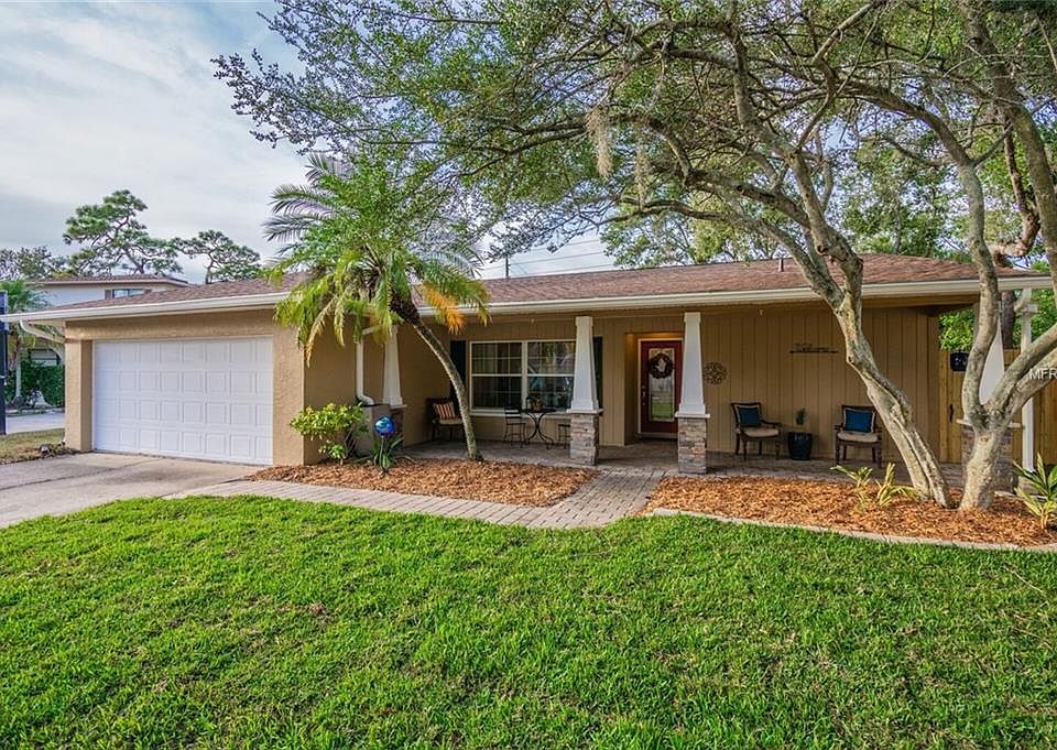 1st image of 36 Harbor Lake Cir