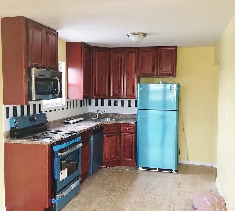 25-22 47th St #3A