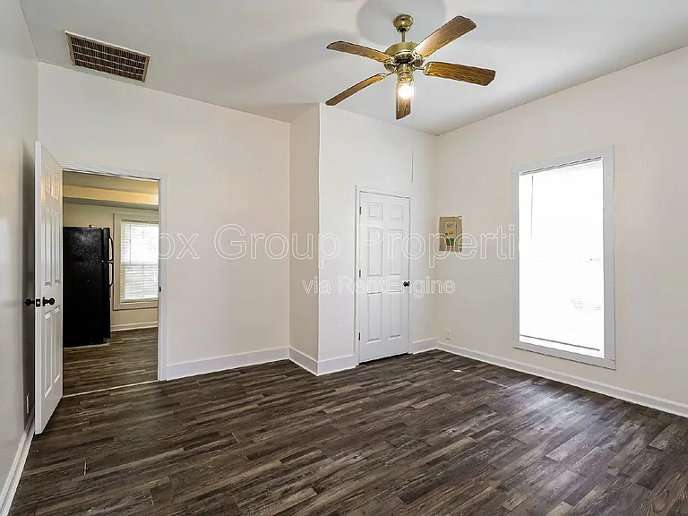 709 S Davis Ave — Photo 11