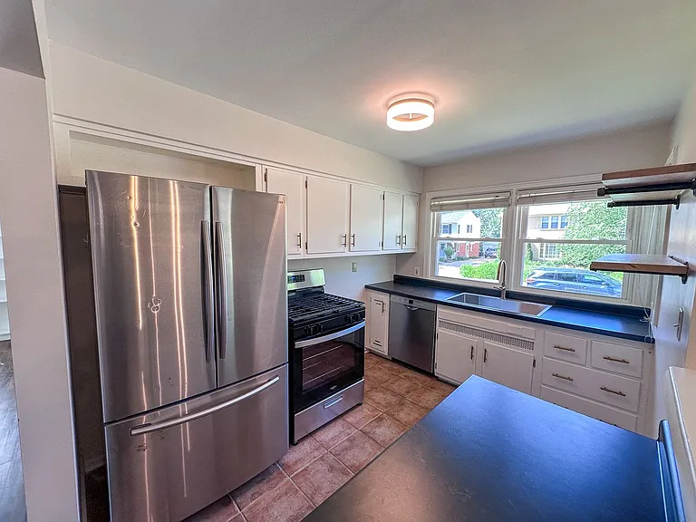 2610 Albert Dr SE — Photo 6