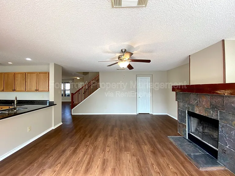 2510 Village Pkwy — Photo 14
