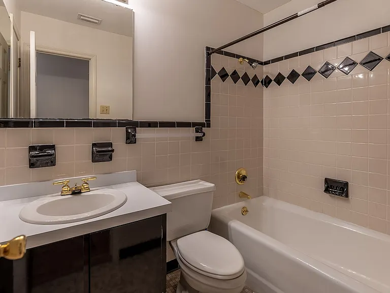 607 Spanish Main St — Photo 13
