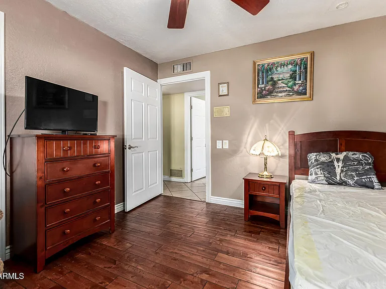 11051 N 44th Ct — Photo 17