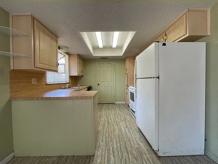 4502 Whitmire Ln — Photo 7