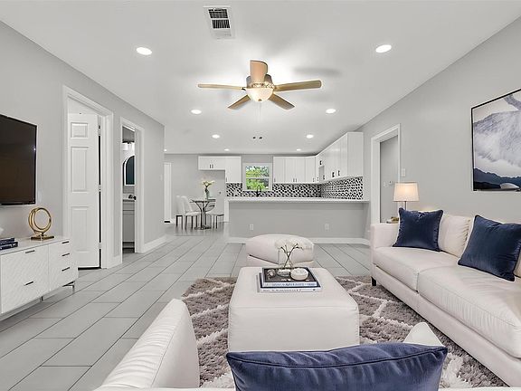 5th image of 206 Mockingbird Ln